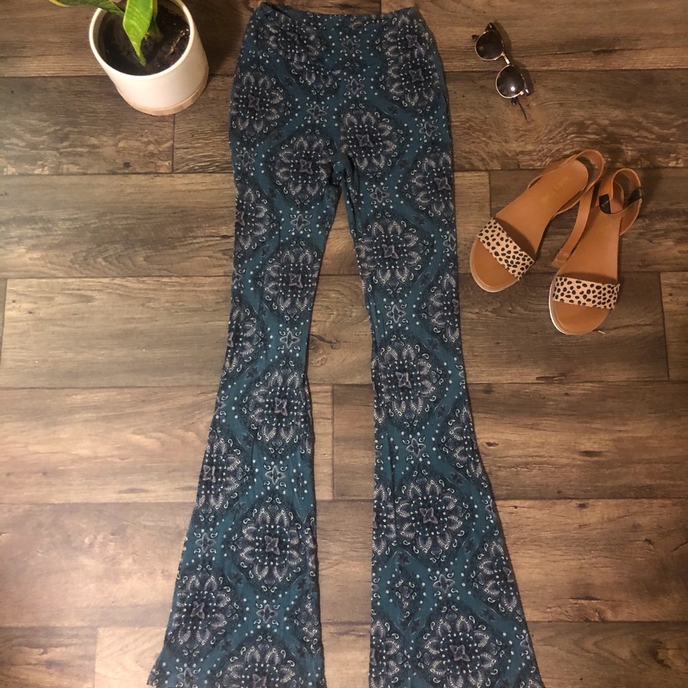 ⭐️ 3 ITEMS FOR $15 ⭐️ Stretchy pants!